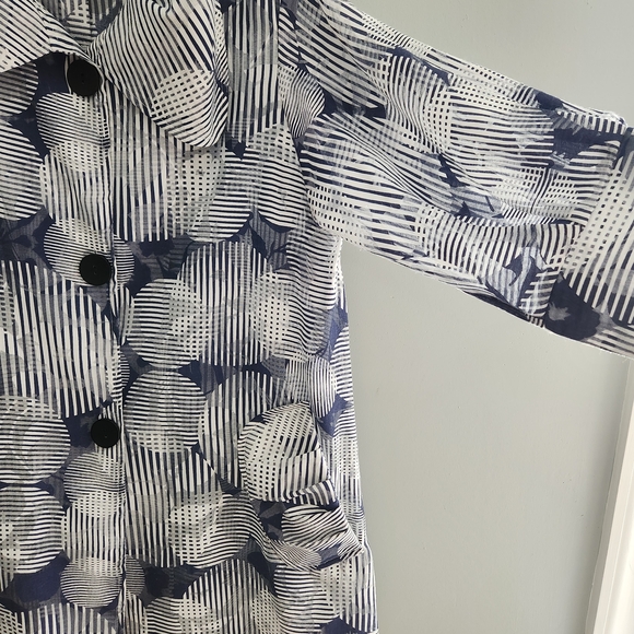 Damee Inc. Blue and White Circle Patterned Sheer Jacket - Picture 4 of 13